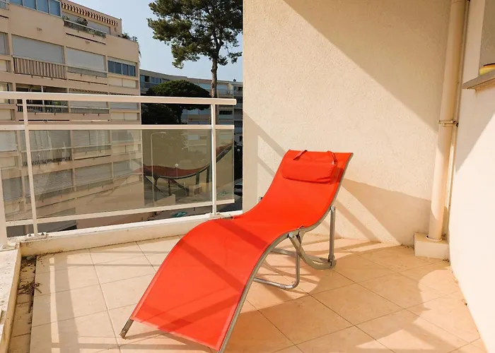 Of 70 M With Shared Pool In Hyères