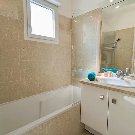 Apartament Of 70 M With Shared Pool In