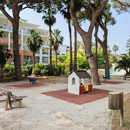 Of 70 M With Shared Pool In Appartement Hyères